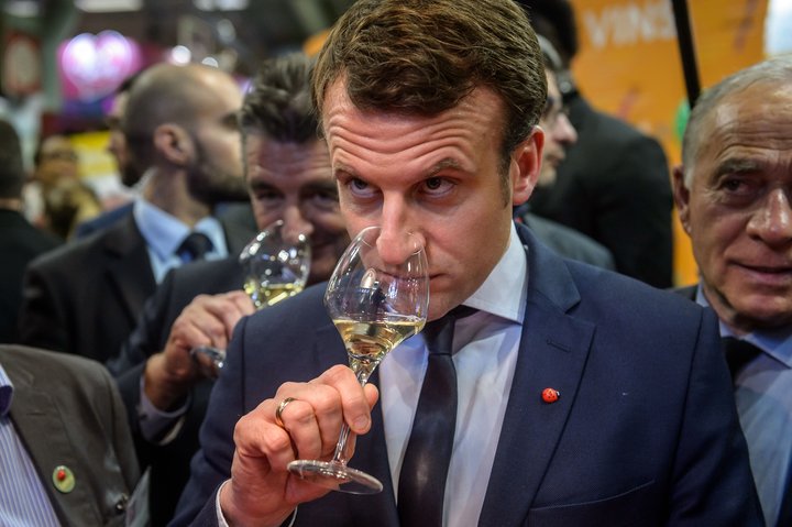 Emmanuel Macron er annar frambjóðendanna sem komust í aðra umferð frönsku forsetakosninganna.