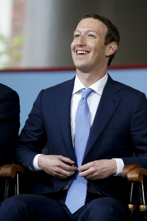 Mark Zuckerberg, framkvæmdastjóri Facebook, hlaut nýverið heiðursnafnbót við Harvardháskóla í Bandaríkjunum.