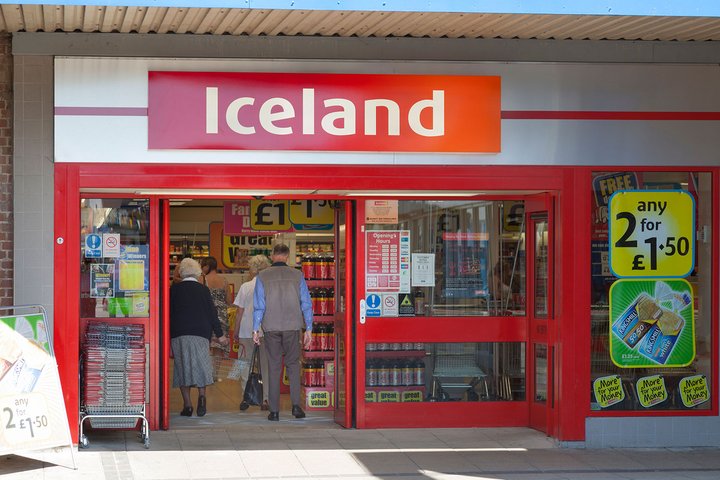 Iceland rekur verslanir víða í Bretlandi. Fyrirtækið var lengi að hluta til í eigu Íslendinga og eftir hrun voru opnaðar nokkrar Iceland búðir hérlendis.
