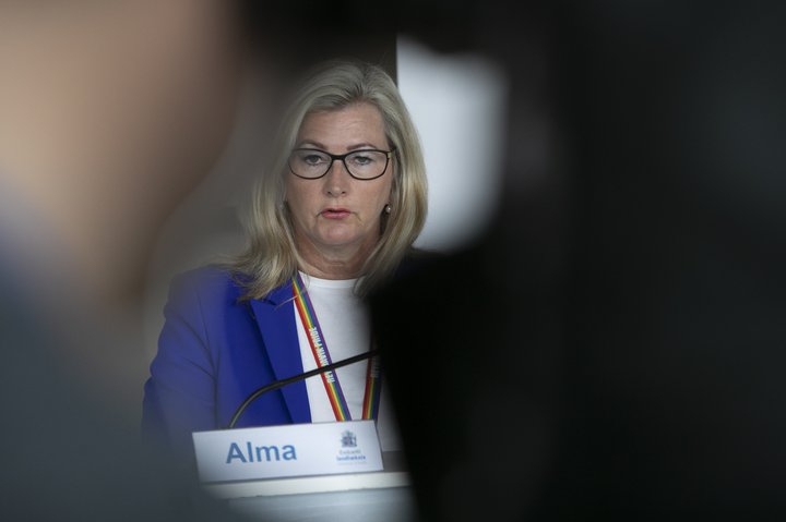Alma Möller, landlæknir á upplýsingafundi dagsins.
