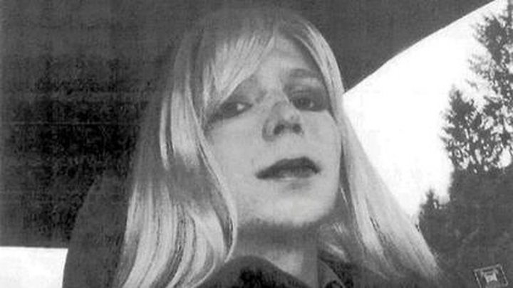 Chelsea Manning hét Bradley áður en hún breytti opinberlega um kyn.