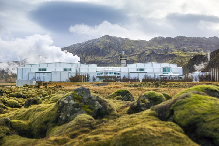 Nesjavallavirkjun Orku náttúrunnar framleiðir rafmagn og heitt vatn fyrir höfuðborgarsvæðið. 