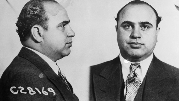 Capone var loks sakfelldur fyrir skattsvik. Hann veiktist í fangelsi og var ekki hálfur maður þegar út var komið.