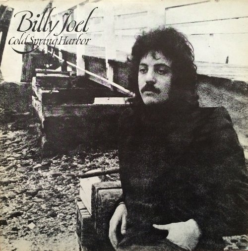 Svona lítur plötuumslagið út á fyrstu plötu Billy Joel, sem kom út 1971.
