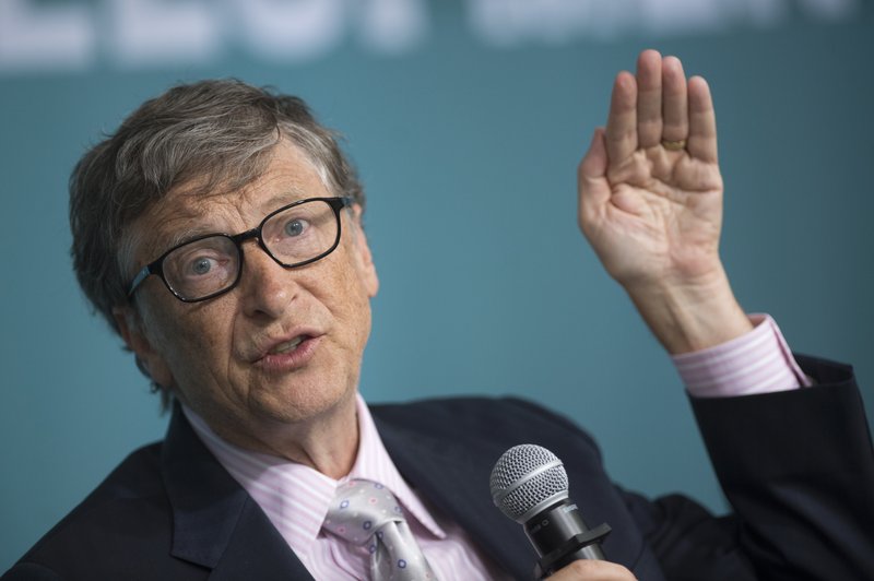 Bill Gates hefur lengi verið meðal auðugustu manna heims, og var í efsta sæti á lista Forbes yfir þá ríkustu, í meira en 20 ár. Nágranni hans í Medina hverfinu á Seattle svæðinu, Jeff Bezos, er nú ríkastur allra.