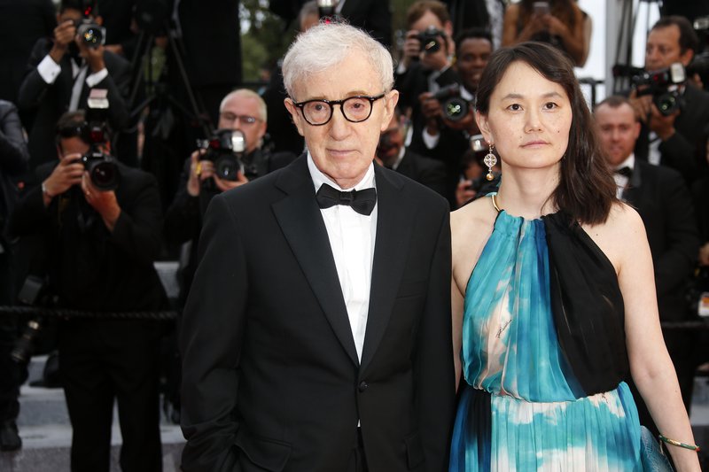 Woody Allen ásamt  Soon-Yo Previn í Cannes Mynd: EPA