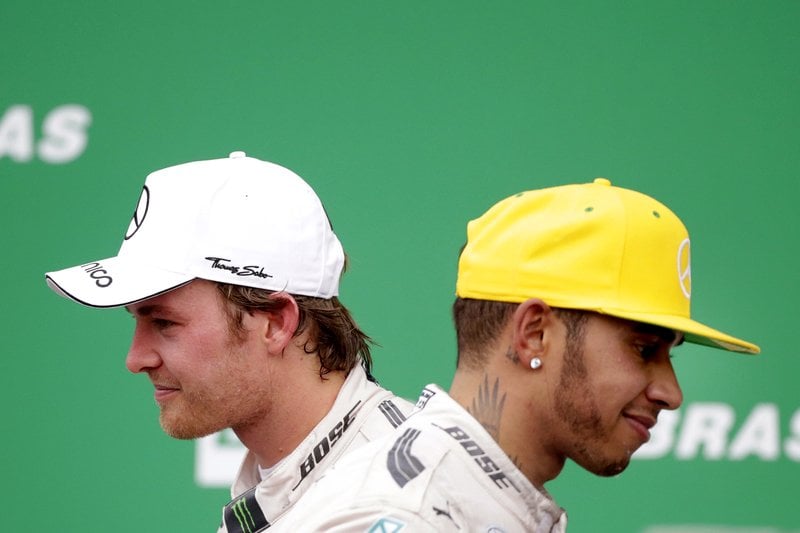 Lewis Hamilton og Nico Rosberg voru liðsfélagar hjá Merceds. Rosberg tókst að lokum að leggja Hamilton að velli.