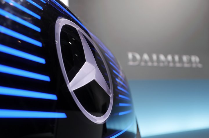 Daimler, framleiðandi Mercedes Benz-bílanna, hefur fundið fyrir mikilli eftirspurnaraukningu frá Kína