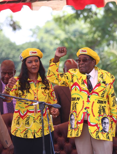 Grace og Robert Mugabe á samkomu.