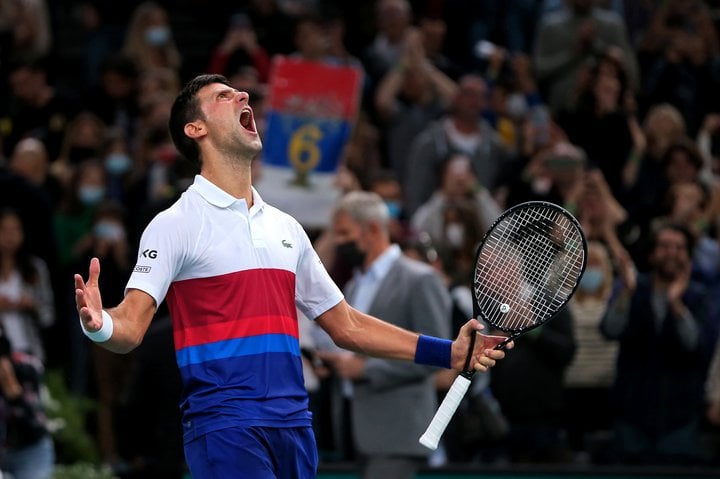 Novak Djokovic segist frekar vera tilbúinn að fórna fleiri risatitlum í tennis en að láta bólusetja sig. Að minnsta kosti enn um sinn.