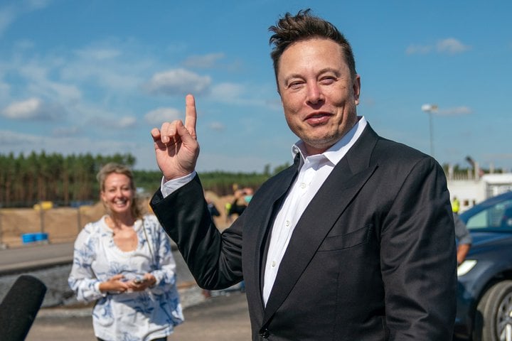 Elon Musk, forstjóri Tesla, framkvæmdastjóri SpaceX og, ef allt gengur eftir, verðandi eigandi Twitter.