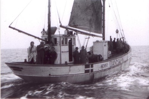 Kútterinn Henny á Eyrarsundi í maí 1945