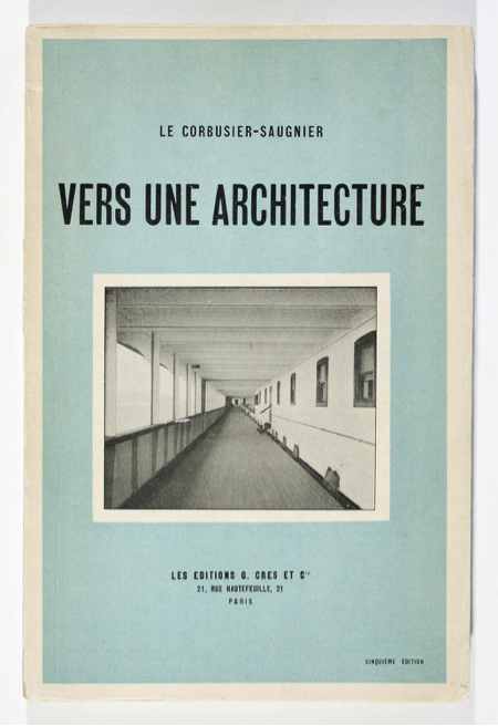 Forsíða bókarinnar Vers une architecture eftir svissneska arkitektinn Le Corbusier. Myndin er af farþegaskipi.