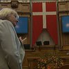 Þegar Pia Kjærsgaard var forseti danska þingsins á árunum 2015-2019 lét hún hengja upp stóran danskan fána í þingsalnum.